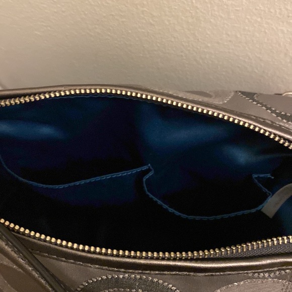 Coach - Picture 9 of 10